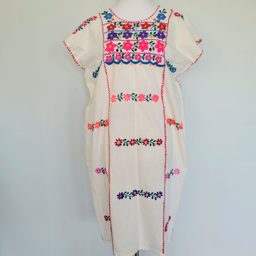 Handmade Embroidered Mexican Peasant Dress  Cream Floral Accents Women Sz Large